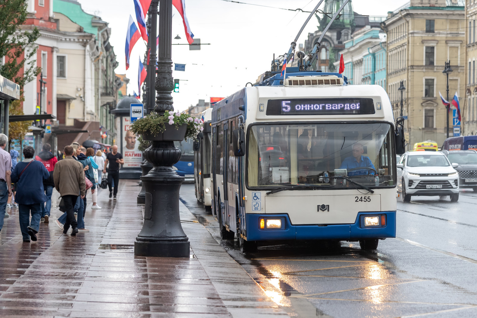 Движение троллейбусов по мосту Александра Невского закроют 17 мая | Вечёрка