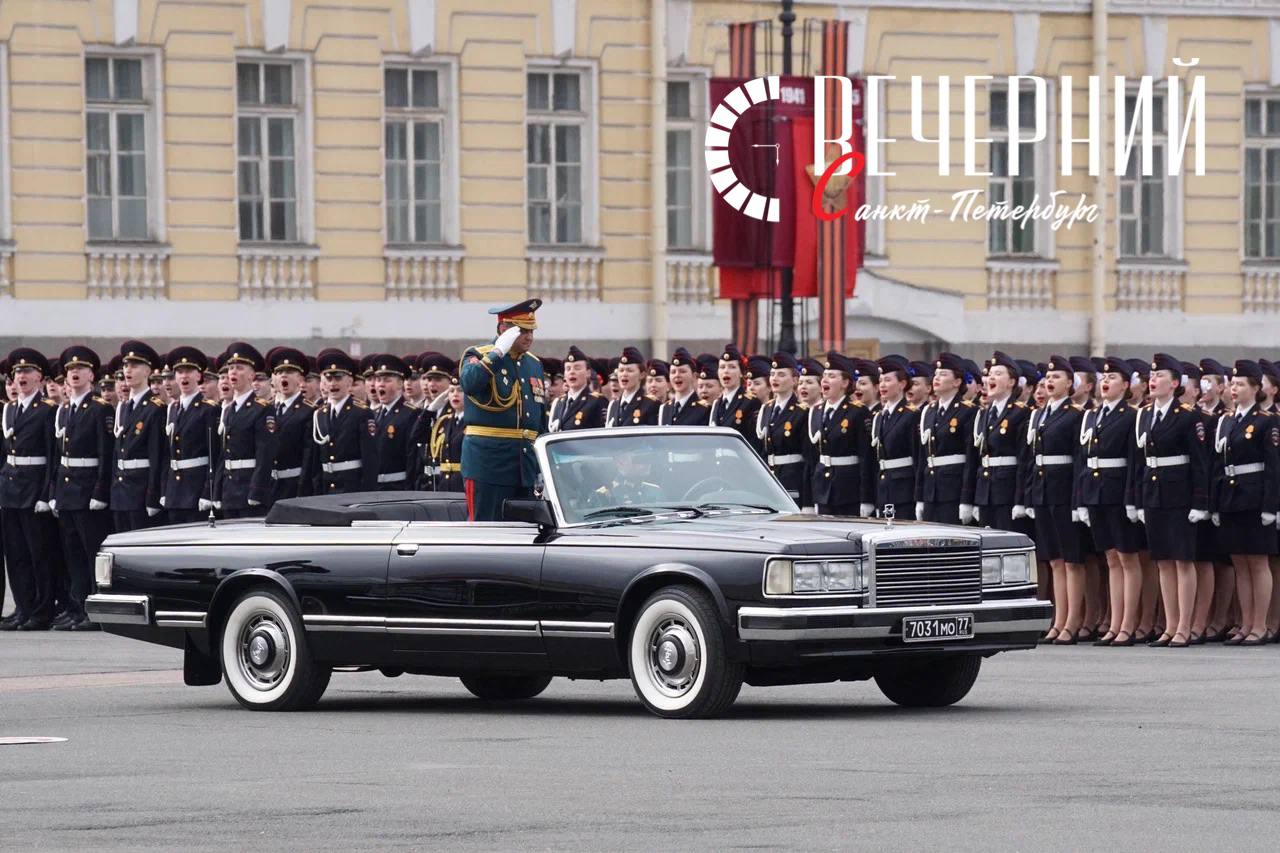 Генеральная репетиция Парада Победы прошла на Дворцовой площади | Вечёрка