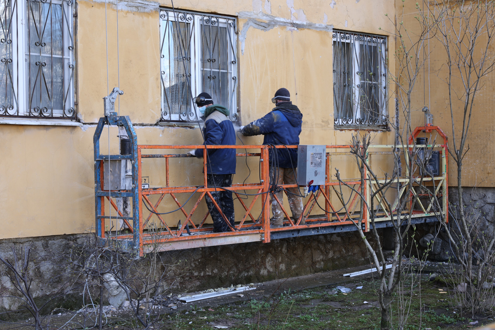 В Петербурге специалисты начали более 1750 видов работ по капремонту |  Вечёрка