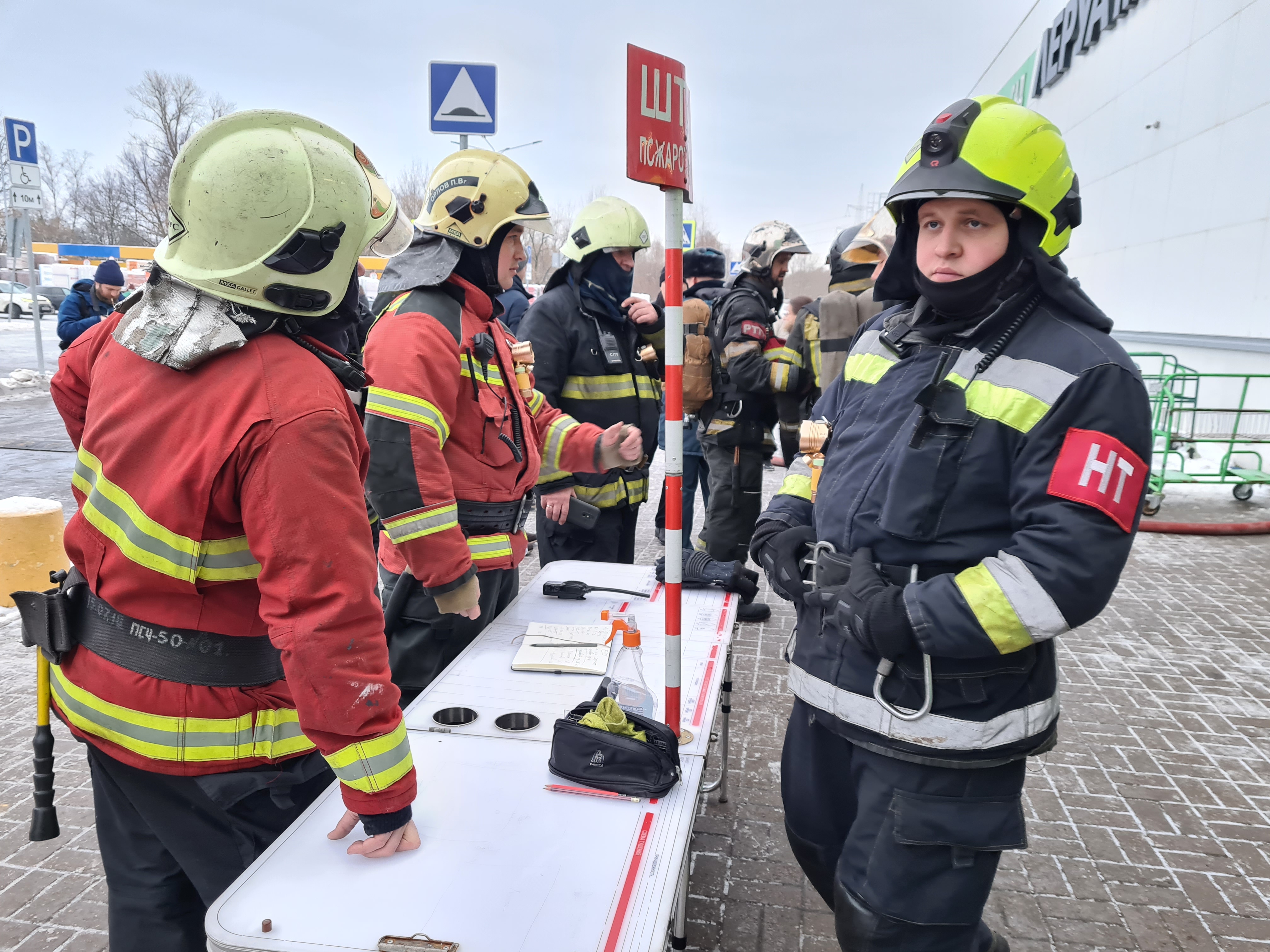 Пожарные потушили возгорание в петербургском «Леруа Мерлен» | Вечёрка