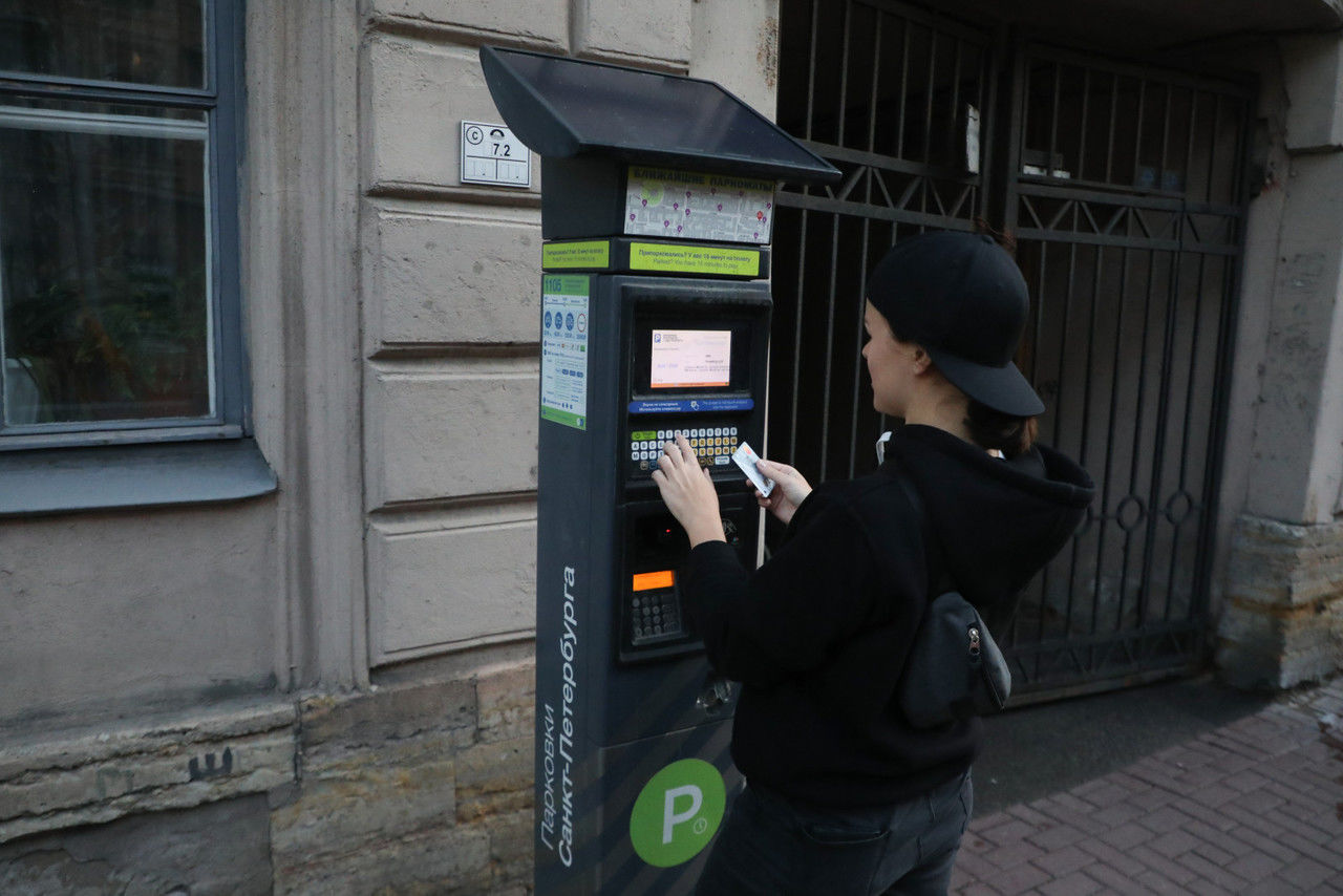 Петербуржцам рассказали, когда может подорожать платная парковка | Вечёрка