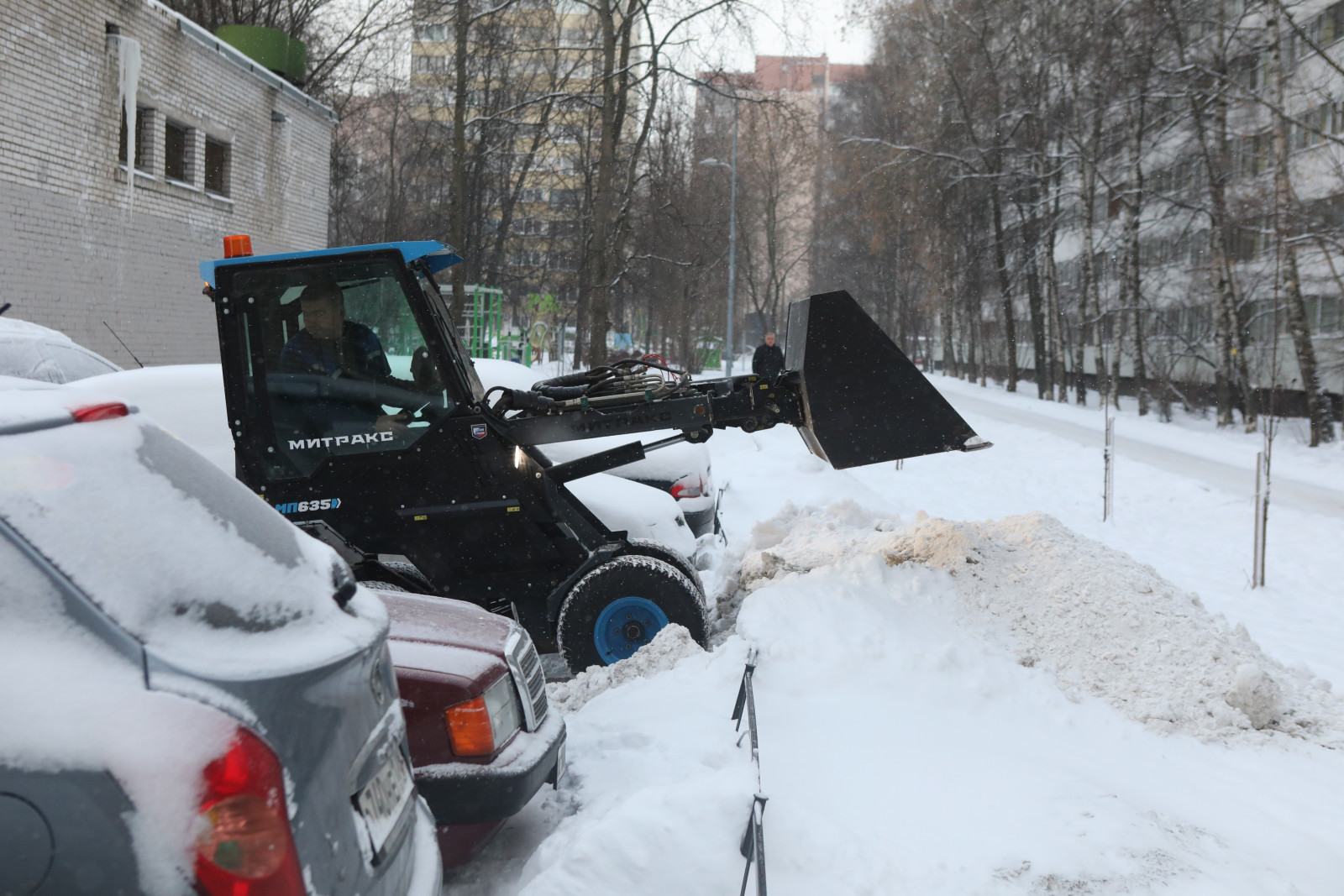 В Петербурге расширили функционал сервиса, отслеживающего качество уборки  дворов онлайн | Вечёрка