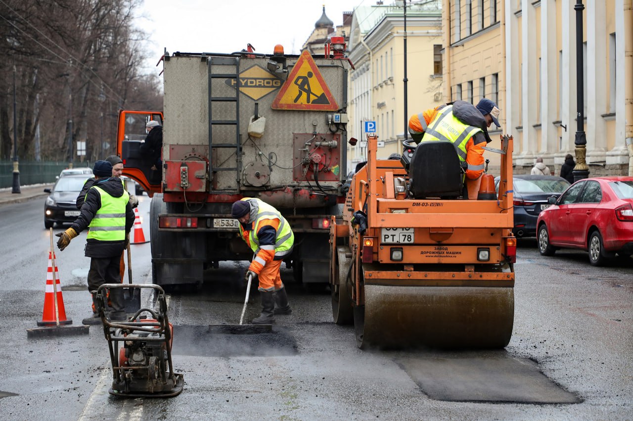 Порядка 4 тысяч квадратных метров дорог избавили от выбоин в Петербурге за  январь | Вечёрка