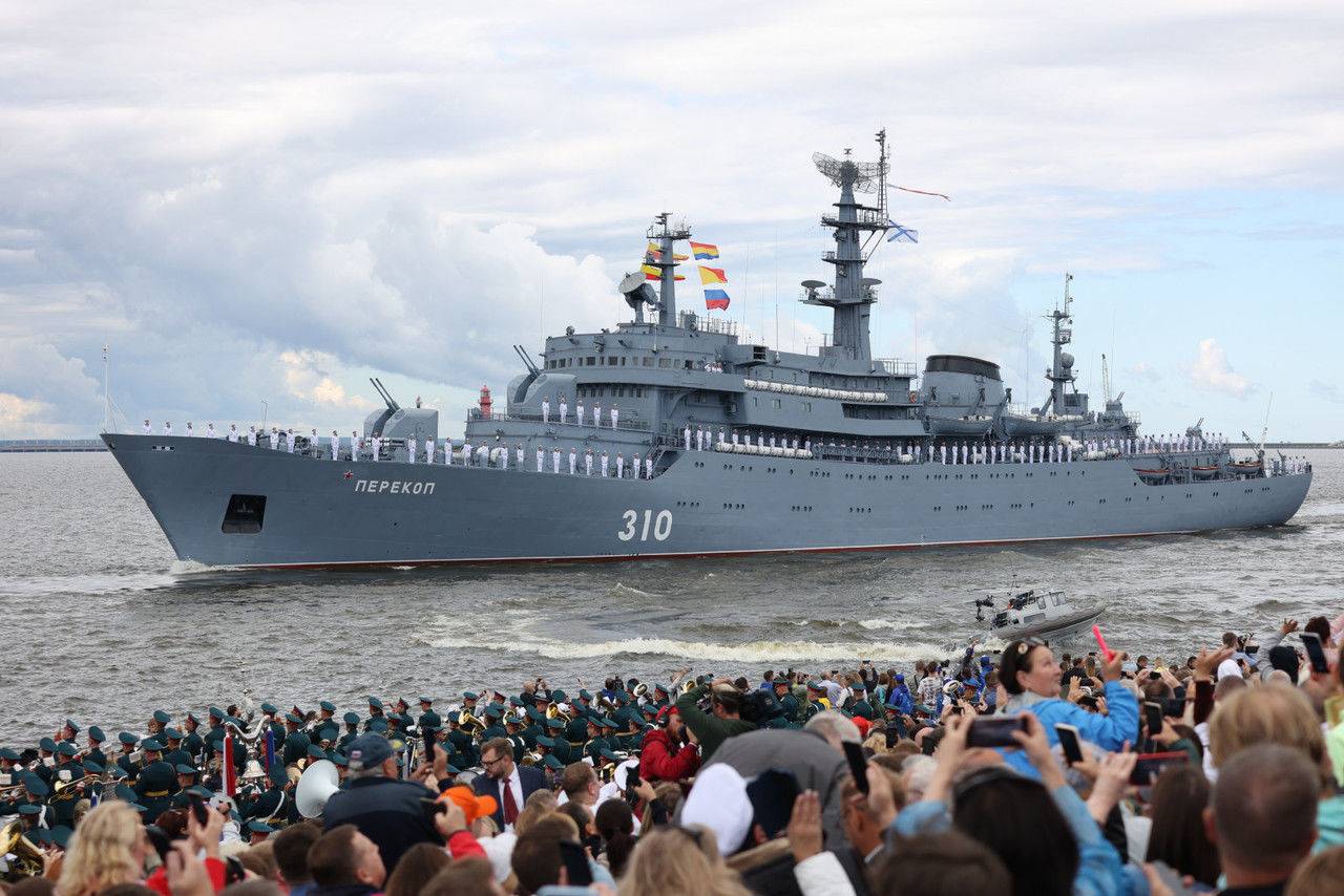 Участники Международного военно-морского салона в Кронштадте смогут  посетить четыре боевых корабля | Вечёрка