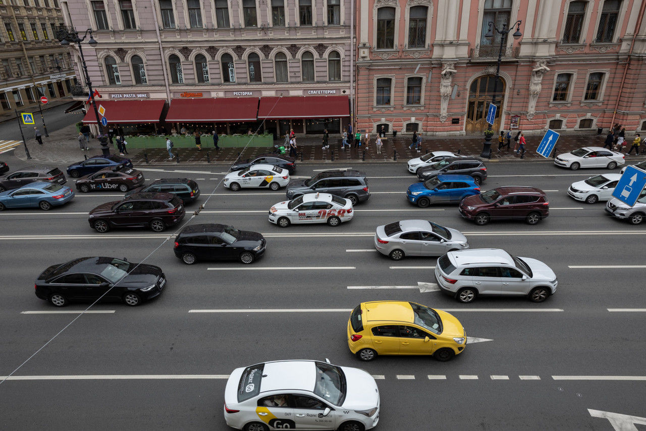 Названы самые популярные автомобили в РФ этой осенью | Вечёрка