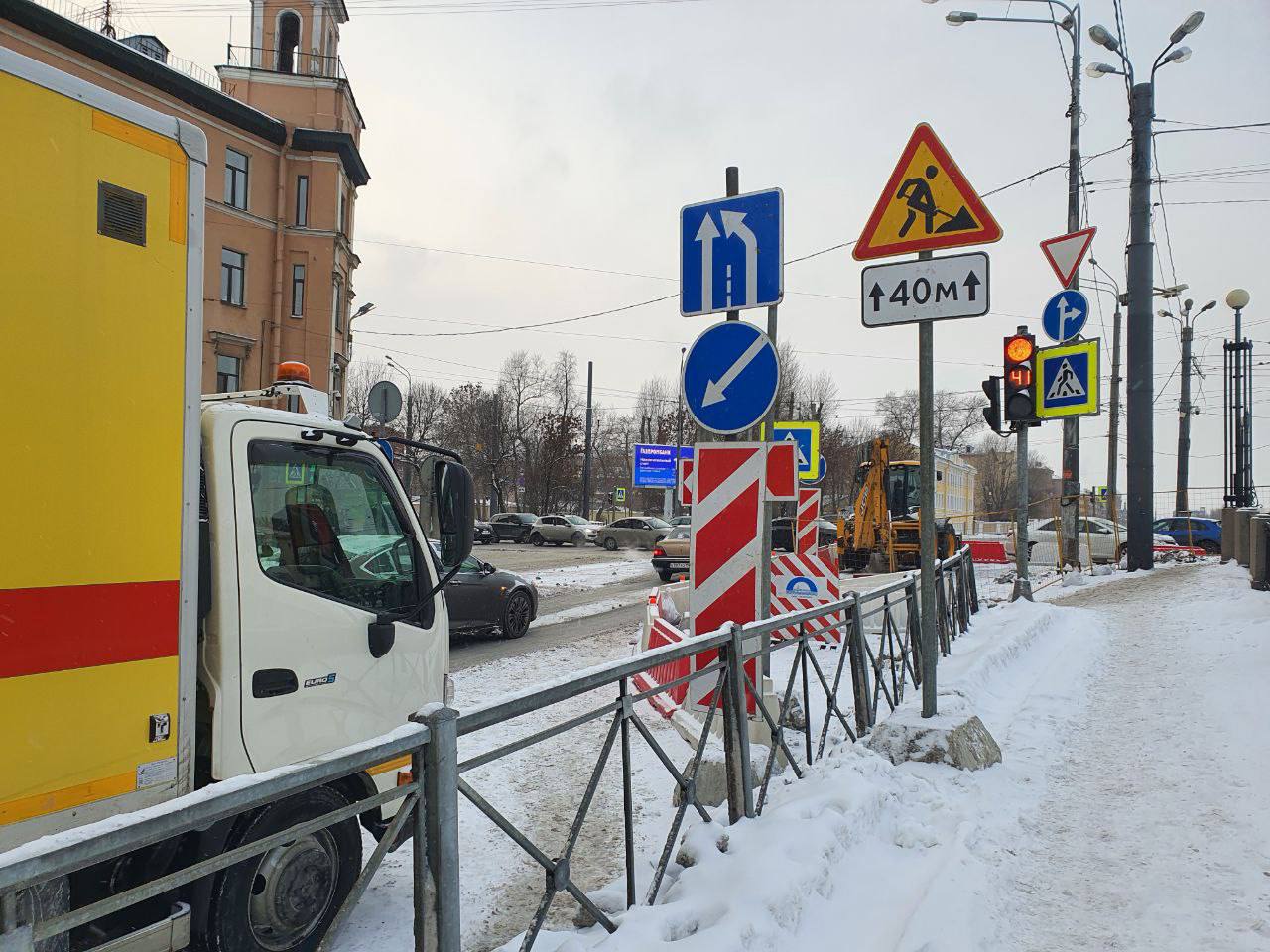 Движение транспорта перекрыто в одну сторону по набережной Обводного канала  | Вечёрка