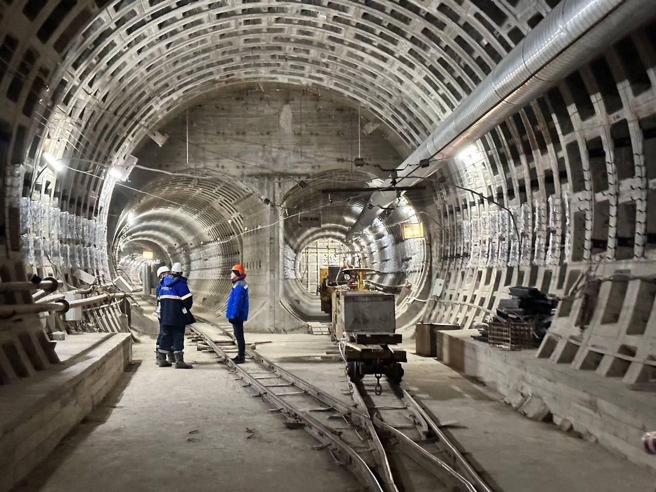 В Петербурге гендиректор «Метростроя» проверил ход работ на новых станциях  метро | Вечёрка