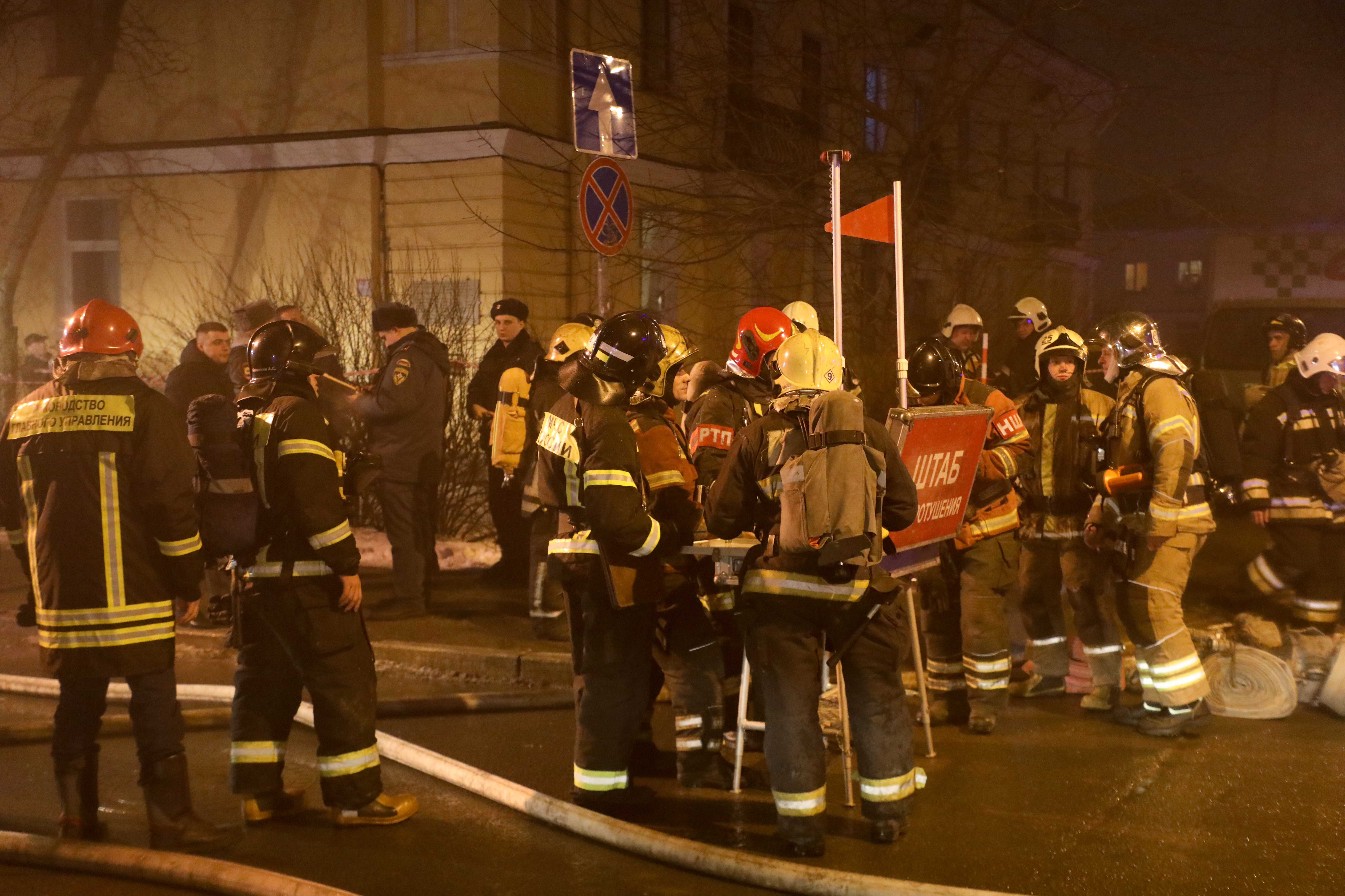 На проспекте Луначарского в подвальном помещении загорелся мусор | Вечёрка