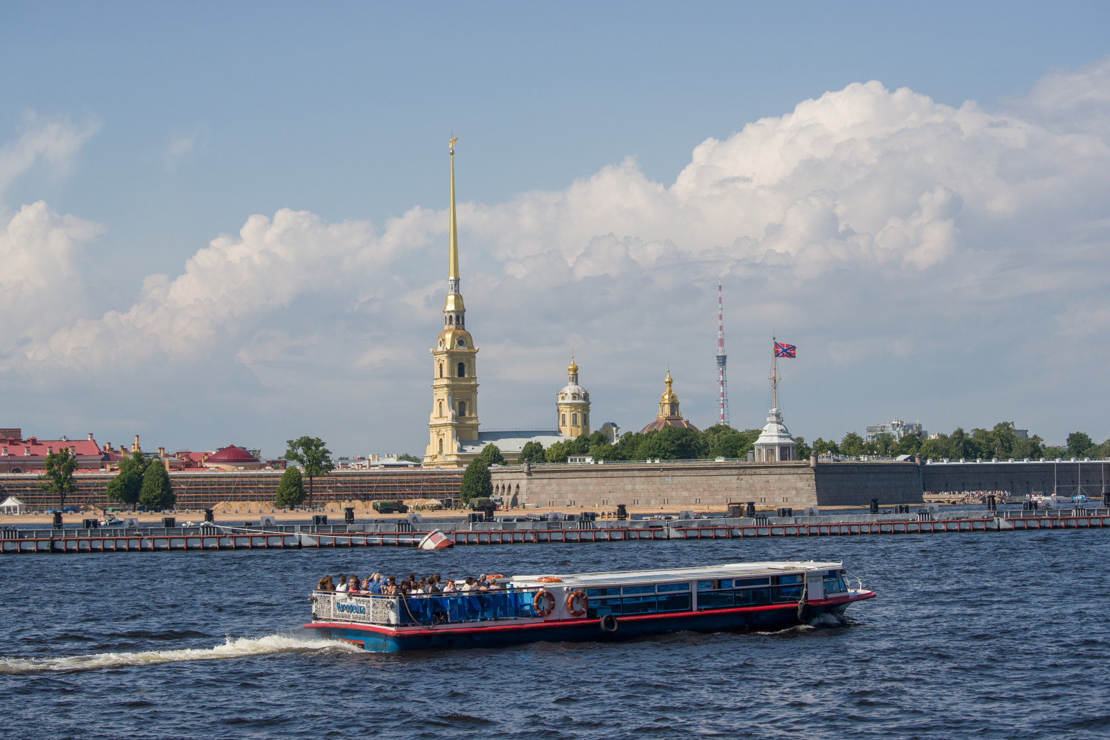 Кино в Приоратском парке и фестиваль русской балалайки: куда сходить в  Петербурге в выходные 1-2 июля | Вечёрка