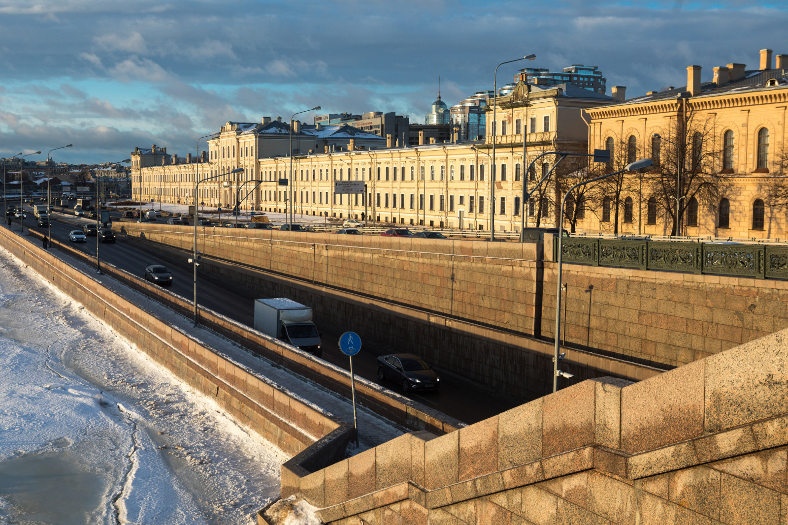 Петербург обновил утренний рекорд по морозам — в городе -25,3 градуса |  Вечёрка