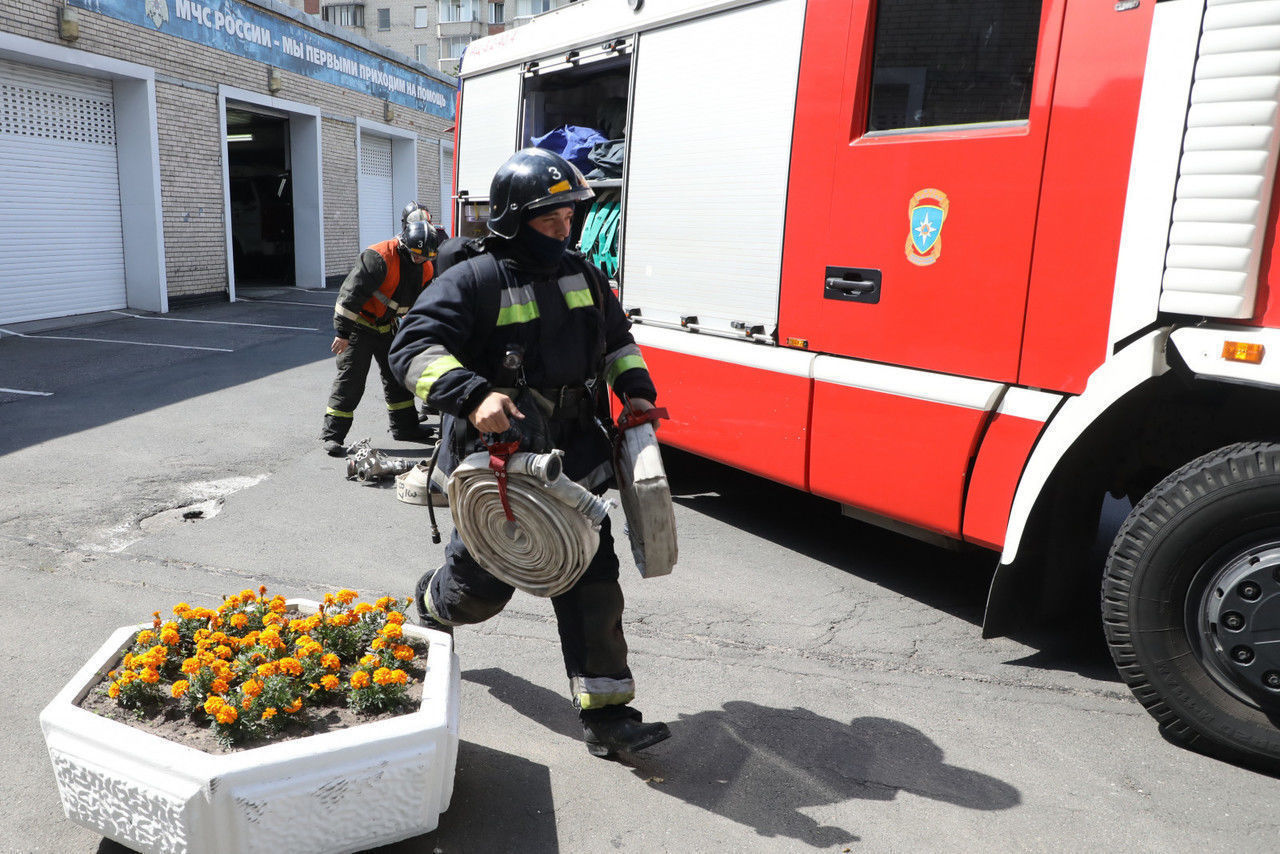 При пожаре в деревне под Петербургом погиб ребенок | Вечёрка