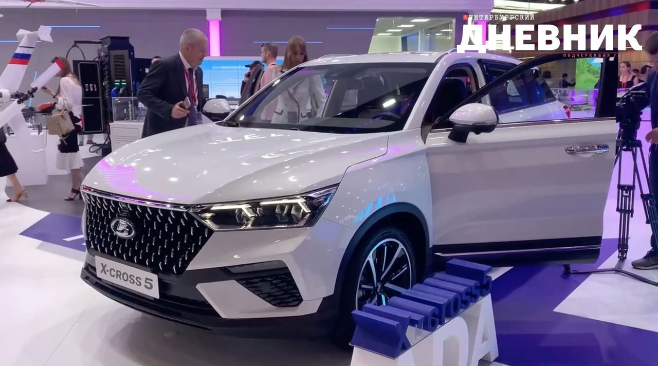 Стало известно, когда стартуют продажи Lada X-Cross 5 в Петербурге | Вечёрка