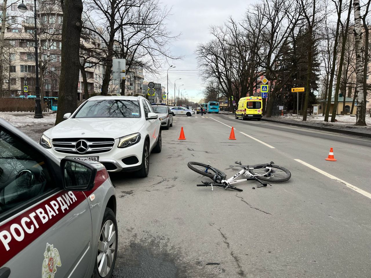 Полиция показала кадры смертельного ДТП на Крестовском острове с участием  велосипедиста | Вечёрка