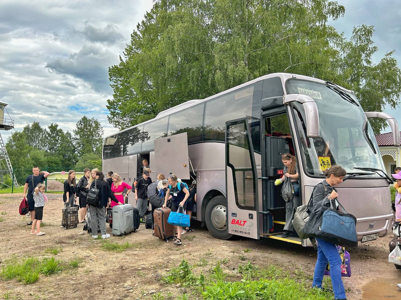 70 детей из Енакиево приехали в детский лагерь Выборгского района | Вечёрка