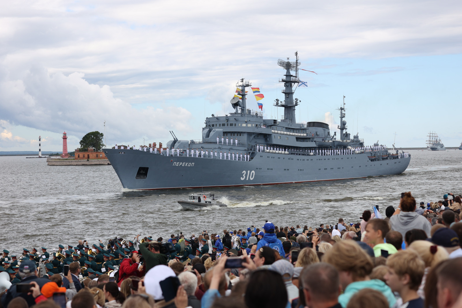 Международный военно-морской салон объединит в Кронштадте более 210  участников из 15 дружественных стран | Вечёрка