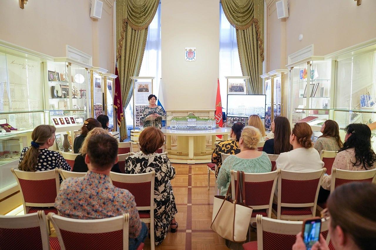 Выставку «Чтобы детство было детством» открыли в Мариинском дворце