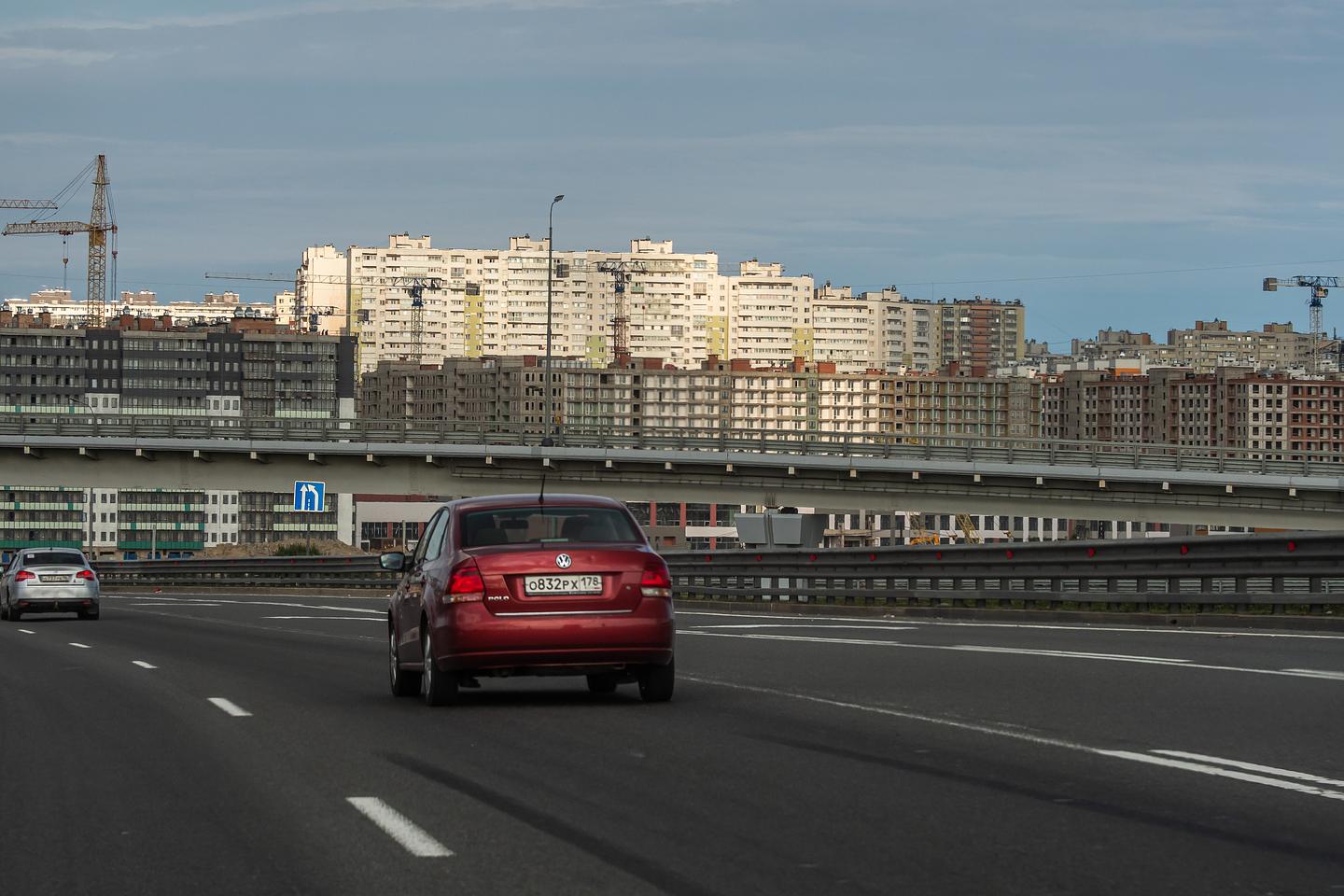 В Петербурге приостановили регистрацию автомобилей и выдачу водительских  прав из-за сбоя в базах ГИБДД