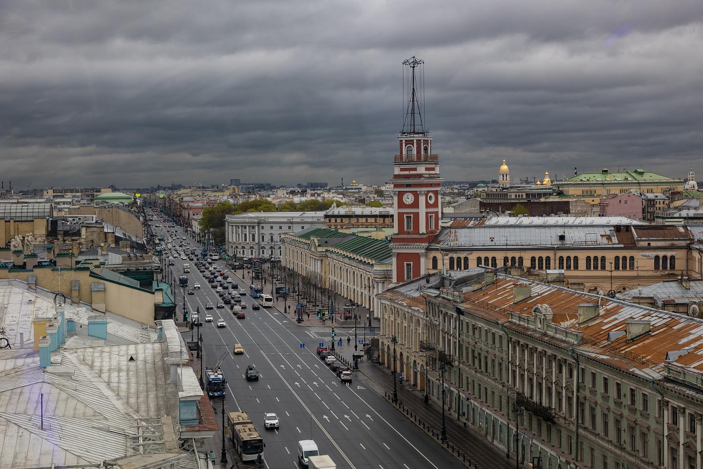 В Петербурге приступают к реставрации фасадов и крыш на Невском проспекте