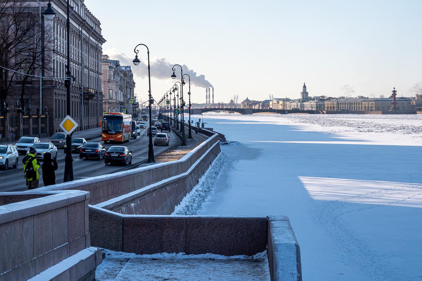 Свыше полумиллиона иностранцев прибыли в Петербург в 2023 году | Вечёрка