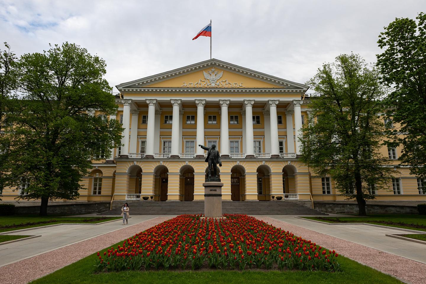 Петербург выкупит два здания в поселке Парголово под строительство детской  и взрослой поликлиник | Вечёрка