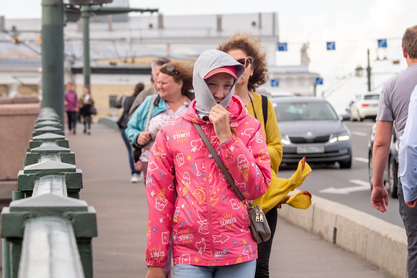 В Петербурге 14 сентября резко похолодало – в городе до 19 тепла, местами  ливни