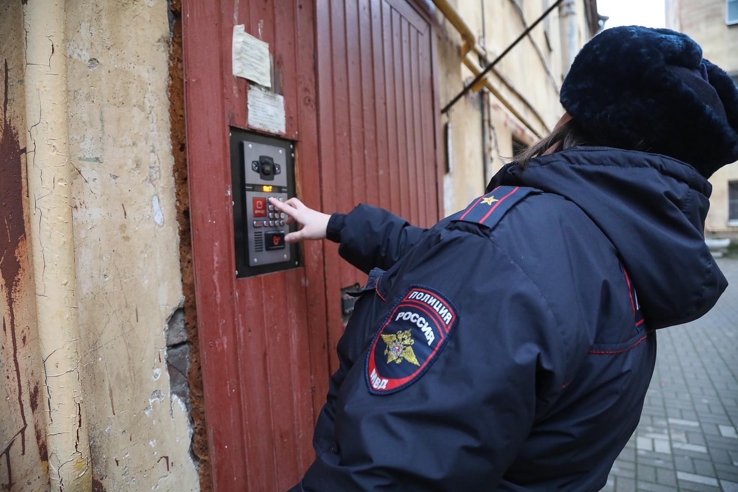 Пара из Сертолово мешает жить соседям уже несколько лет