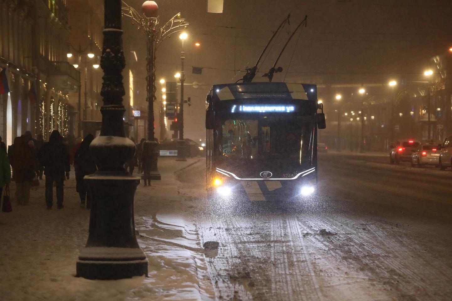 Петербуржцам рассказали о работе общественного транспорта в новогоднюю ночь  | Вечёрка