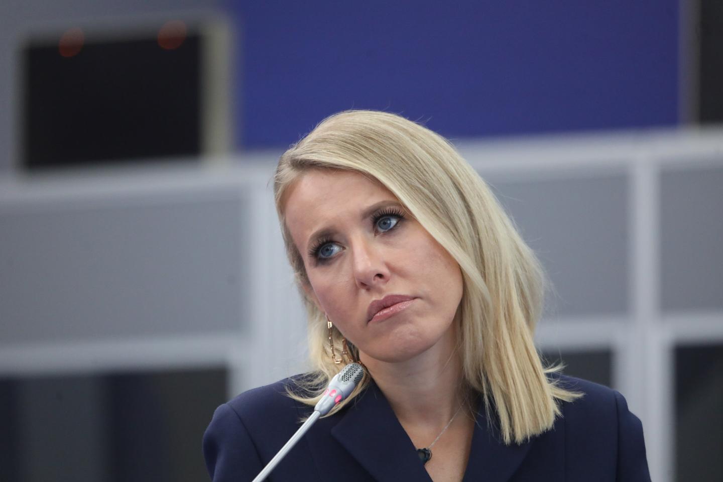Ксения Собчак объяснила причины прохладного отношения простых россиян к  моде | Вечёрка